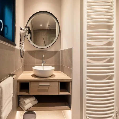 Forest-view Mansion, Hainaut *